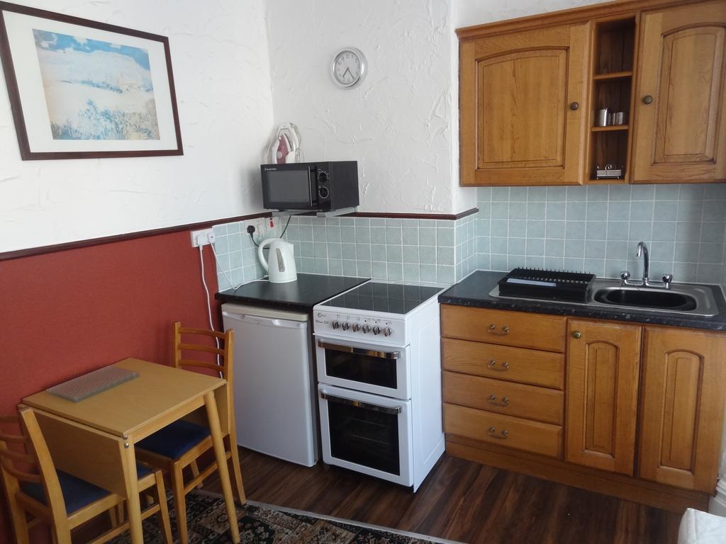 Lindisfarne Holiday Apartments - Families & Couples Only Blackpool Quarto foto
