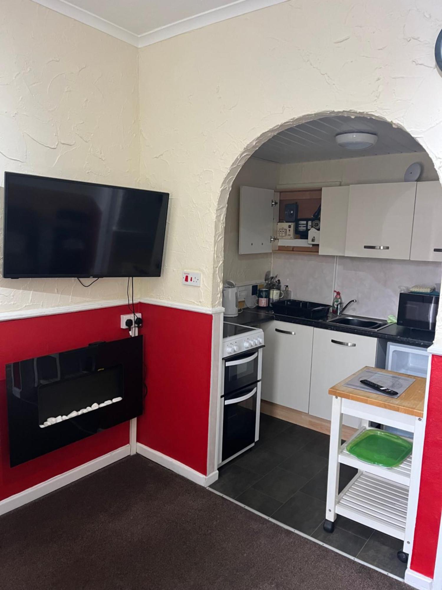 Lindisfarne Holiday Apartments - Families & Couples Only Blackpool Exterior foto