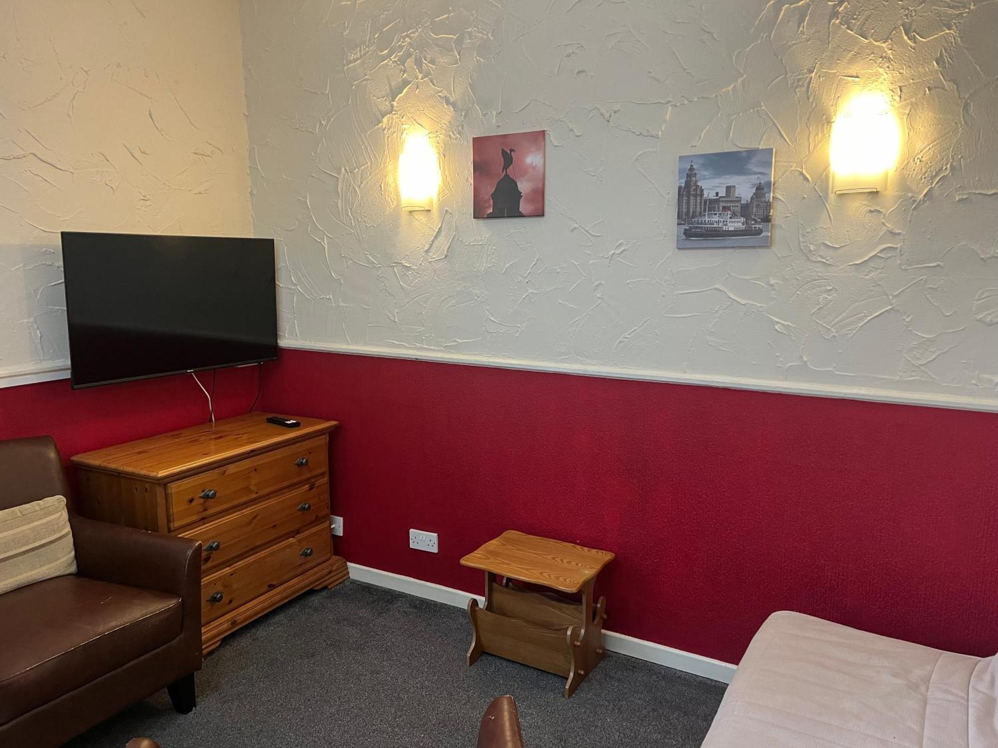 Lindisfarne Holiday Apartments - Families & Couples Only Blackpool Exterior foto