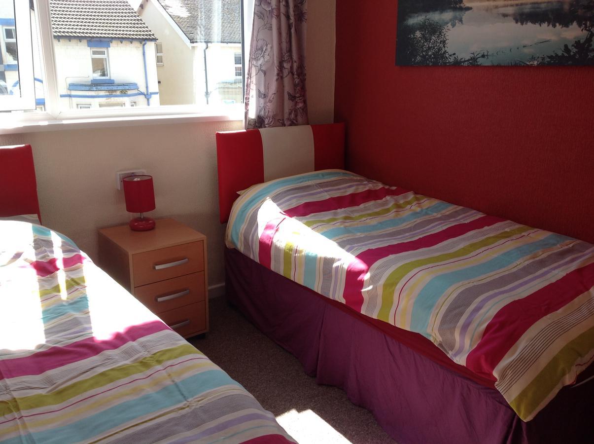 Lindisfarne Holiday Apartments - Families & Couples Only Blackpool Exterior foto